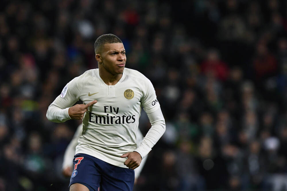 控场可以！卡姆·斯潘塞18中7拿到19分11助 助攻创生涯新高